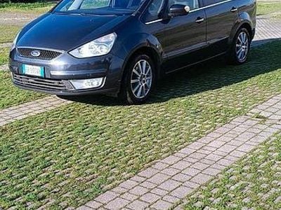 Begagnad Ford Galaxy S 145 HK (106 kW) 2010 Grå Minibuss