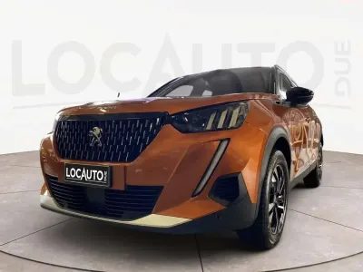 Usata Peugeot 2008 GT 131 CV (96 kW) 2023 Arancione SUV