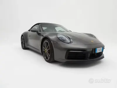 Usata Porsche 992 450 CV (330 kW) 2020 Verde Cabrio