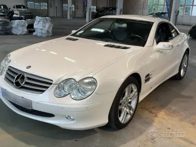 Usata Mercedes SL500 306 CV (225 kW) 2005 Bianco Cabrio