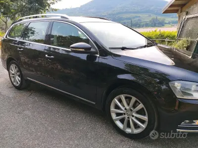 Usata VW Passat 140 CV (102 kW) 2012 Nero Station wagon