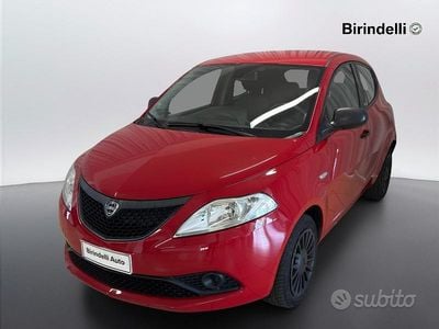 Usata Lancia Ypsilon 69 CV (50 kW) 2018 Rosso Utilitaria