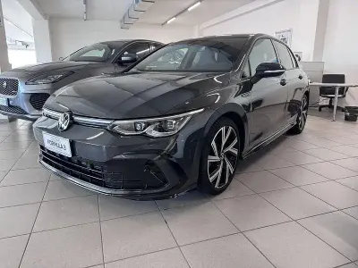Usata VW Golf VIII R-line 149 CV (109 kW) 2023 Grigio Berlina
