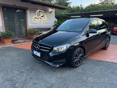 Usata Mercedes B200 Premium 136 CV (100 kW) 2018 Nero Monovolume