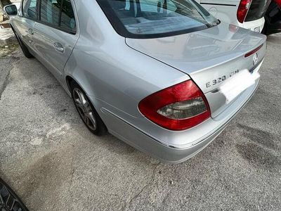 Mercedes E320