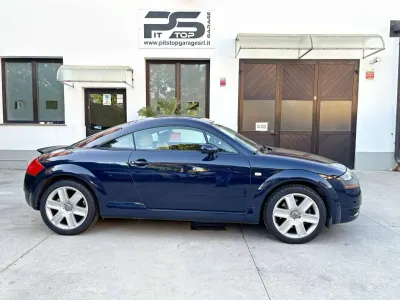Usata Audi TT Ambiente 224 CV (164 kW) 2003 Blu/azzurro Coupé