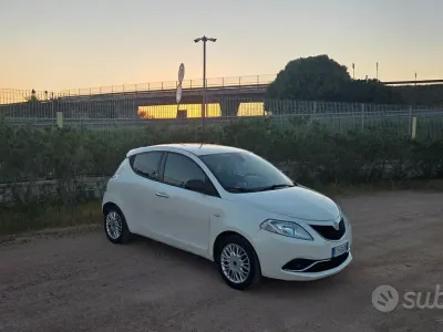 Usata Lancia Ypsilon S 95 CV (69 kW) 2013 Bianco Utilitaria