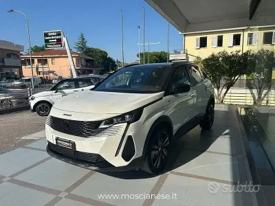 Usata Peugeot 3008 GT 130 CV (95 kW) 2022 Bianco SUV