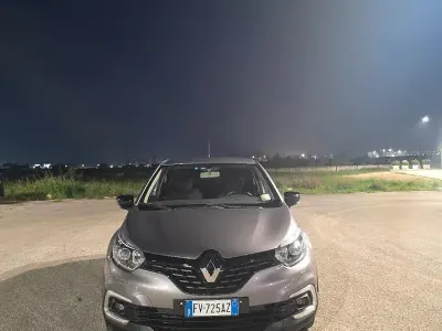 Usata Renault Captur 90 CV (66 kW) 2019 Grigio SUV