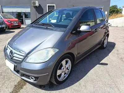 Usata Mercedes A180 Avantgarde 109 CV (80 kW) 2009 Grigio Berlina