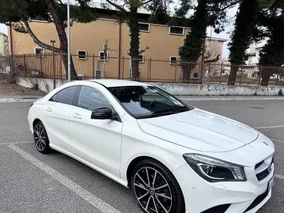 Usata Mercedes CLA200 156 CV (114 kW) 2016 Bianco Berlina