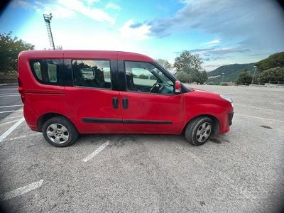 Usata Fiat Doblò 2010 Rosso Monovolume