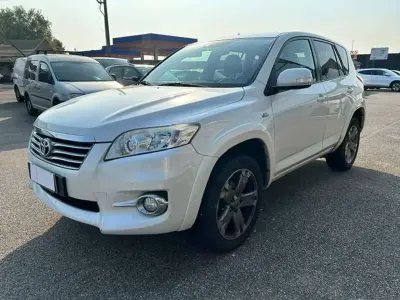 Usata Toyota RAV4 Executive 150 CV (110 kW) 2012 Bianco SUV