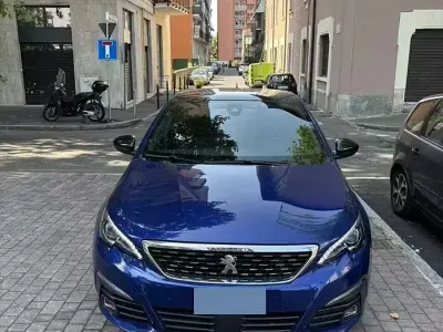 Usata Peugeot 308 131 CV (96 kW) 2018 Bluazzurro Berlina