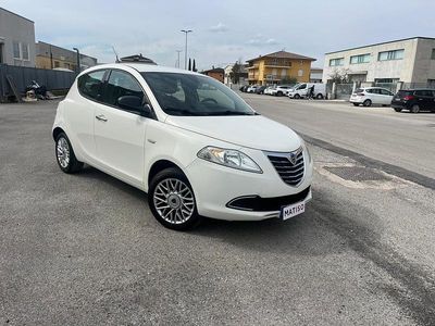 Usata Lancia Ypsilon Platinum 94 CV (69 kW) 2013 Bianco Utilitaria