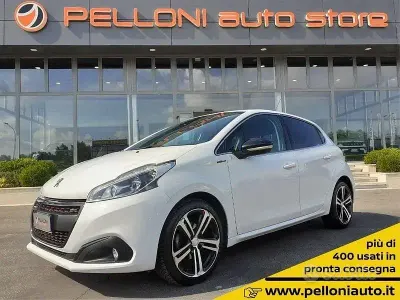 Usata Peugeot 208 GT-line 110 CV (80 kW) 2017 Bianco / pastello Utilitaria