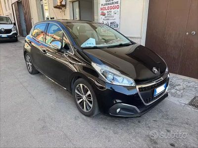 Usata Peugeot 208 Active 75 CV (55 kW) 2016 Nero Utilitaria