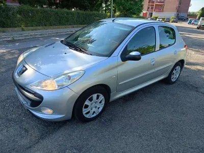 Usata Peugeot 206+ 68 CV (50 kW) 2012 Argento Utilitaria