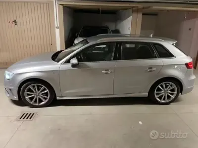 Usata Audi A3 Attraction 110 CV (80 kW) 2015 Grigio Berlina