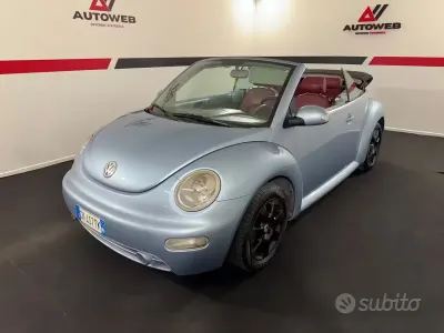 Usata VW New Beetle 102 CV (75 kW) 2004 Bluazzurro Utilitaria