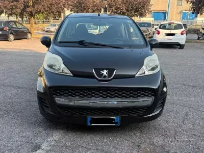 Usata Peugeot 107 68 CV (50 kW) 2010 Nero Utilitaria