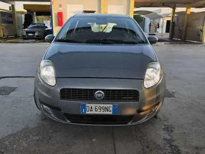 Usata Fiat Grande Punto Dynamic 75 CV (55 kW) 2006 Grigio Utilitaria