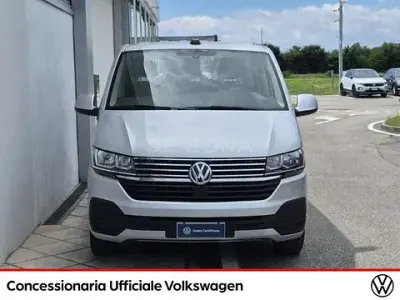 Usata VW Caravelle Comfortline 150 CV (110 kW) 2023 Argento riflesso met Furgone
