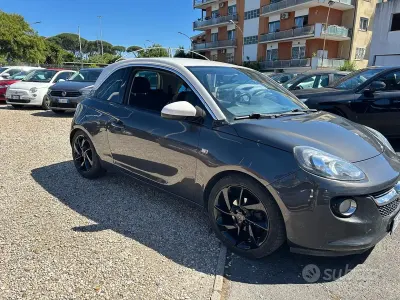 Usata Opel Adam Glam 87 CV (63 kW) 2015 Grigio Utilitaria