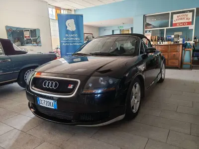 Usata Audi TT Roadster 150 CV (110 kW) 2003 Nero Cabrio