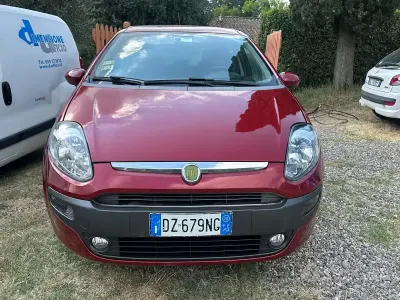 Usata Fiat Punto Evo Emotion 105 CV (77 kW) 2010 Rosso Utilitaria