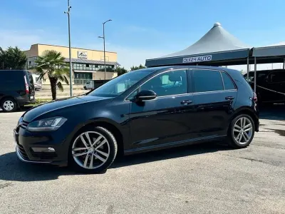 Usata VW Golf VII Sport 110 CV (80 kW) 2016 Nero Station wagon