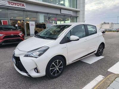 Usata Toyota Yaris Hybrid Active 73 CV (53 kW) 2019 Bianco Berlina