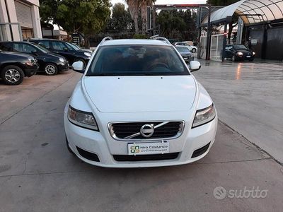Usata Volvo V50 115 CV (84 kW) 2012 Bianco Station wagon