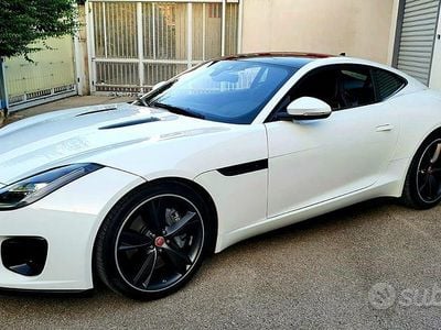 Usata Jaguar F-Type R-Dynamic 300 CV (220 kW) 2018 Bianco Coupé