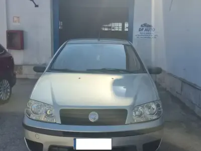 Usata Fiat Punto Dynamic 80 CV (58 kW) 2003 Grigio Utilitaria