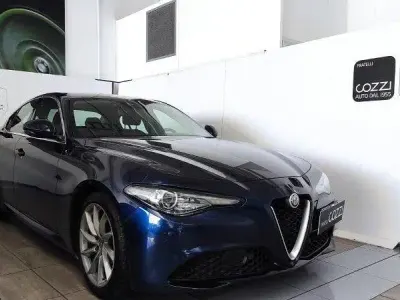 Usata Alfa Romeo Giulia Super 180 CV (132 kW) 2017 Blu/azzurro Berlina