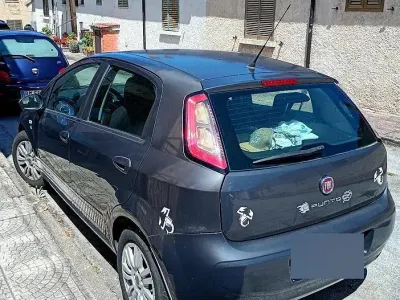Usata Fiat Grande Punto 75 CV (55 kW) 2013 Grigio Utilitaria