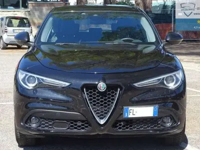 Usata Alfa Romeo Stelvio Super 179 CV (131 kW) 2017 Nero SUV