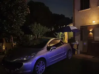 Usata Peugeot 207 CC 120 CV (88 kW) 2010 Grigio Cabrio