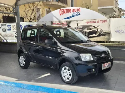 Gebraucht Fiat Panda 4x4 69 PS (50 kW) 2010 Schwarz Kleinwagen