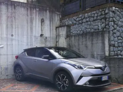 Usata Toyota C-HR Style 98 CV (72 kW) 2017 SUV