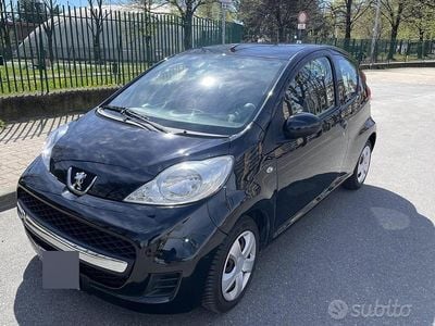 Usata Peugeot 107 68 CV (50 kW) 2012 Nero Utilitaria