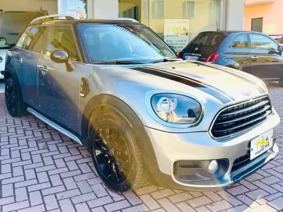 Usata Mini Cooper D Countryman Hype 150 CV (110 kW) 2017 Grigio SUV