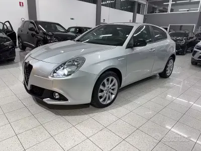 Gebraucht Alfa Romeo Giulietta Business 120 PS (88 kW) 2019 Grau Kleinwagen