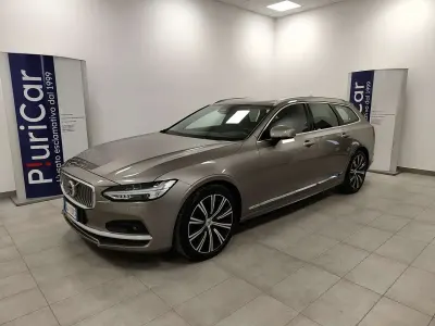 Usata Volvo V90 235 CV (172 kW) 2022 Grigio Station wagon