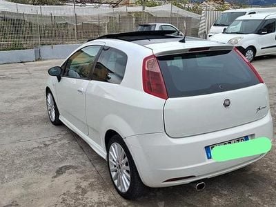 Usata Fiat Grande Punto Sport 90 CV (66 kW) 2009 Bianco Utilitaria