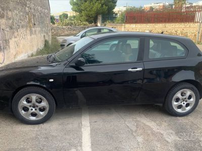 usata Alfa Romeo 147 1.6i 16V T.S. (105 CV) cat 3p. Connect