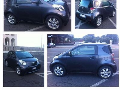Usata Toyota iQ Sol 68 CV (50 kW) 2011 Grigio Utilitaria