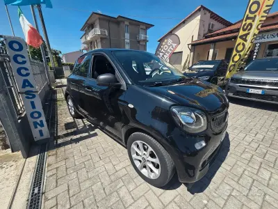 Begagnad Smart ForFour 71 HK (52 kW) 2018 Svart Halvkombi