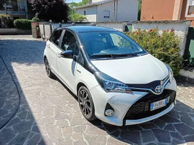 Usata Toyota Yaris Hybrid